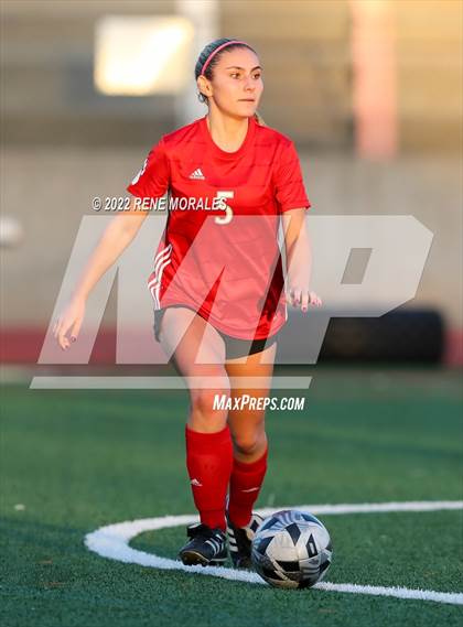 Thumbnail 3 in Flintridge Sacred Heart vs Mayfield photogallery.