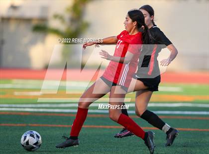 Thumbnail 1 in Flintridge Sacred Heart vs Mayfield photogallery.