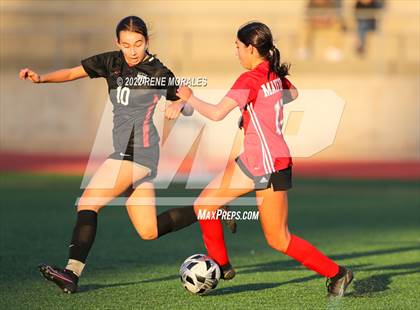 Thumbnail 2 in Flintridge Sacred Heart vs Mayfield photogallery.