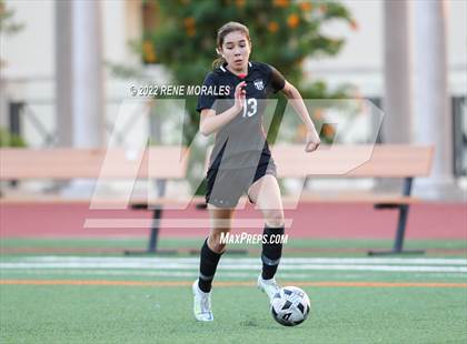 Thumbnail 2 in Flintridge Sacred Heart vs Mayfield photogallery.
