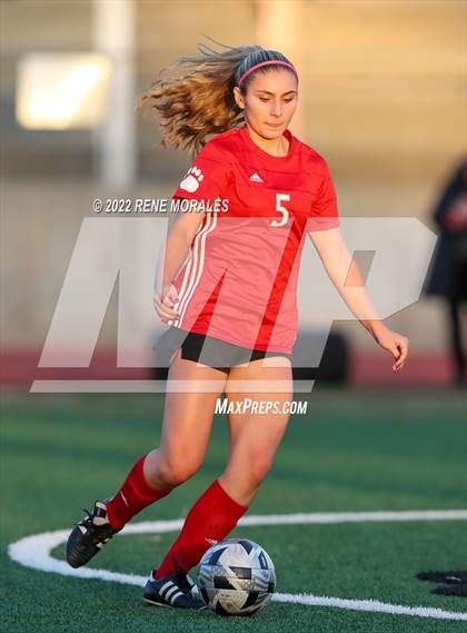 Thumbnail 1 in Flintridge Sacred Heart vs Mayfield photogallery.