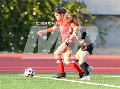 Thumbnail 1 in Flintridge Sacred Heart vs Mayfield photogallery.