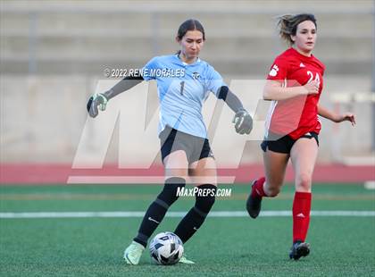 Thumbnail 2 in Flintridge Sacred Heart vs Mayfield photogallery.