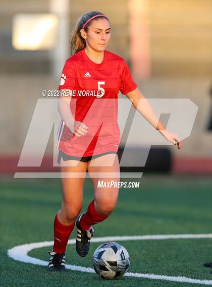 Thumbnail 2 in Flintridge Sacred Heart vs Mayfield photogallery.