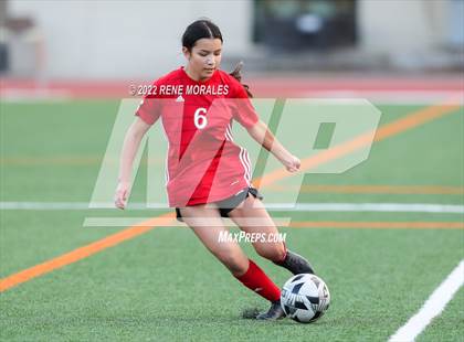 Thumbnail 1 in Flintridge Sacred Heart vs Mayfield photogallery.