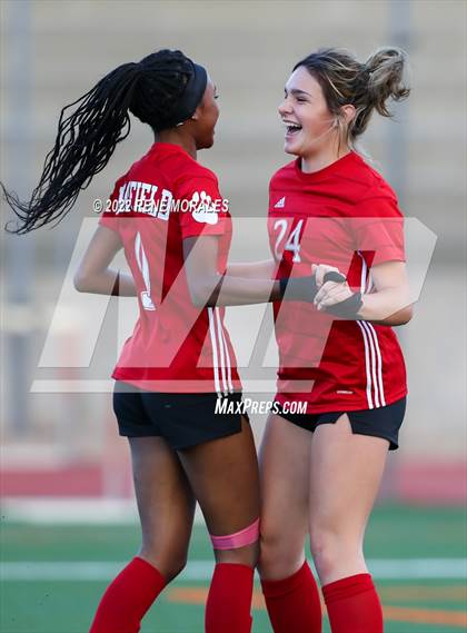 Thumbnail 1 in Flintridge Sacred Heart vs Mayfield photogallery.