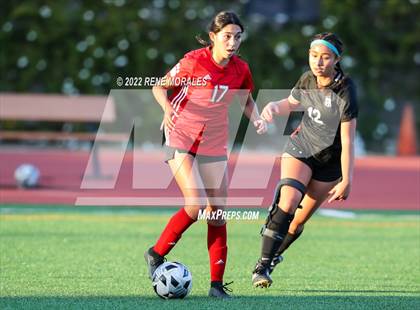 Thumbnail 3 in Flintridge Sacred Heart vs Mayfield photogallery.