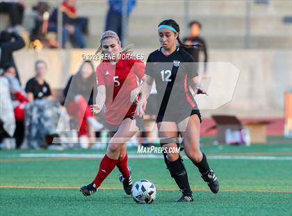 Thumbnail 2 in Flintridge Sacred Heart vs Mayfield photogallery.