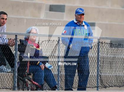 Thumbnail 3 in Flintridge Sacred Heart vs Mayfield photogallery.