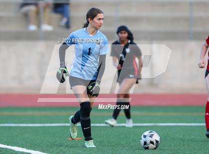 Thumbnail 3 in Flintridge Sacred Heart vs Mayfield photogallery.