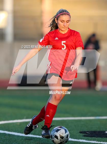 Thumbnail 3 in Flintridge Sacred Heart vs Mayfield photogallery.