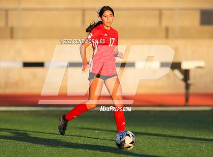 Thumbnail 3 in Flintridge Sacred Heart vs Mayfield photogallery.