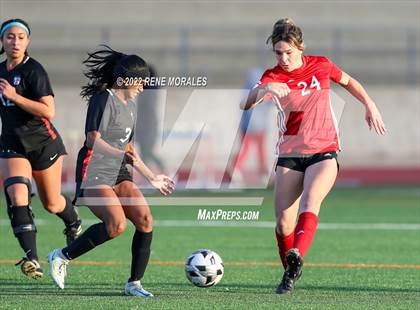 Thumbnail 3 in Flintridge Sacred Heart vs Mayfield photogallery.