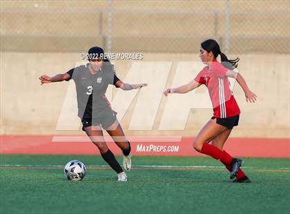 Thumbnail 1 in Flintridge Sacred Heart vs Mayfield photogallery.