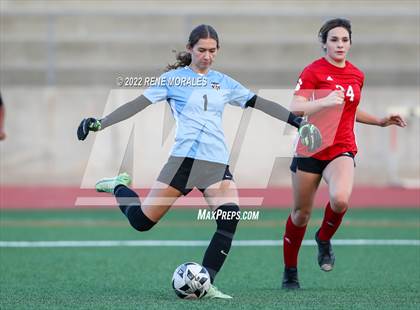 Thumbnail 1 in Flintridge Sacred Heart vs Mayfield photogallery.