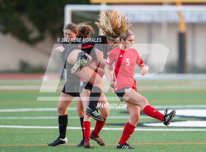Thumbnail 2 in Flintridge Sacred Heart vs Mayfield photogallery.
