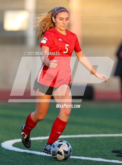 Thumbnail 3 in Flintridge Sacred Heart vs Mayfield photogallery.