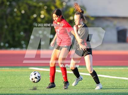 Thumbnail 2 in Flintridge Sacred Heart vs Mayfield photogallery.