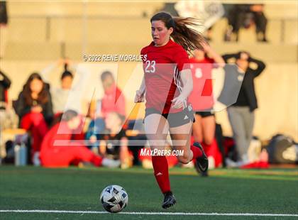 Thumbnail 2 in Flintridge Sacred Heart vs Mayfield photogallery.