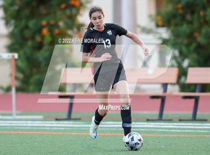 Thumbnail 3 in Flintridge Sacred Heart vs Mayfield photogallery.