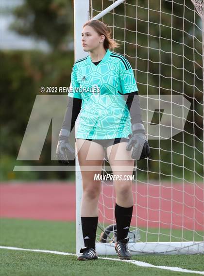 Thumbnail 3 in Flintridge Sacred Heart vs Mayfield photogallery.