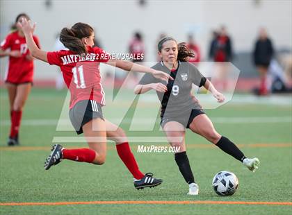 Thumbnail 2 in Flintridge Sacred Heart vs Mayfield photogallery.