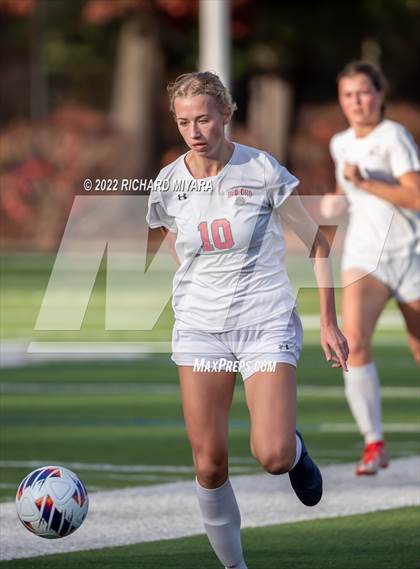 Thumbnail 1 in Bedford vs Portsmouth (NHIAA D1 Semifinal) photogallery.