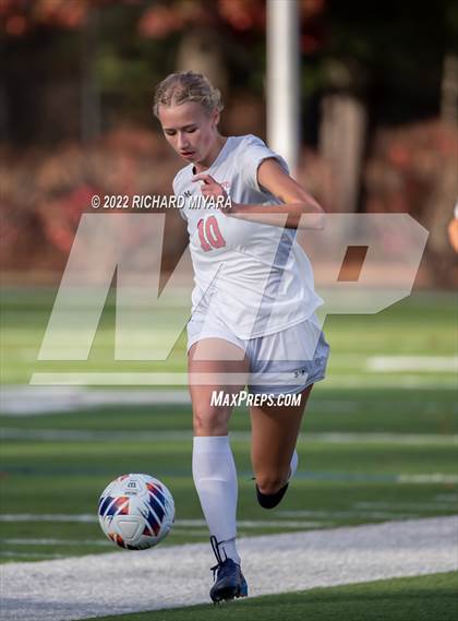 Thumbnail 3 in Bedford vs Portsmouth (NHIAA D1 Semifinal) photogallery.