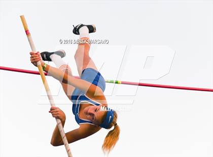 Thumbnail 2 in CIF State Track and Field Championships (Girls Pole Vault Qualifying) photogallery.