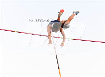 Thumbnail 3 in CIF State Track and Field Championships (Girls Pole Vault Qualifying) photogallery.