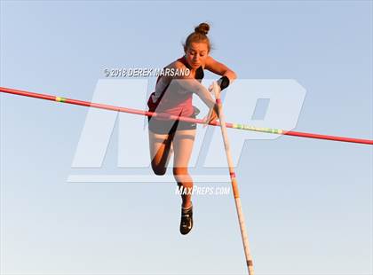 Thumbnail 2 in CIF State Track and Field Championships (Girls Pole Vault Qualifying) photogallery.