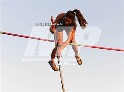 Thumbnail 2 in CIF State Track and Field Championships (Girls Pole Vault Qualifying) photogallery.