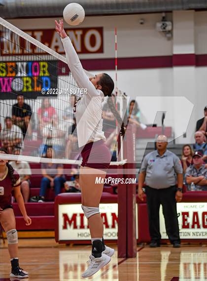 Thumbnail 3 in Milano vs Thorndale photogallery.