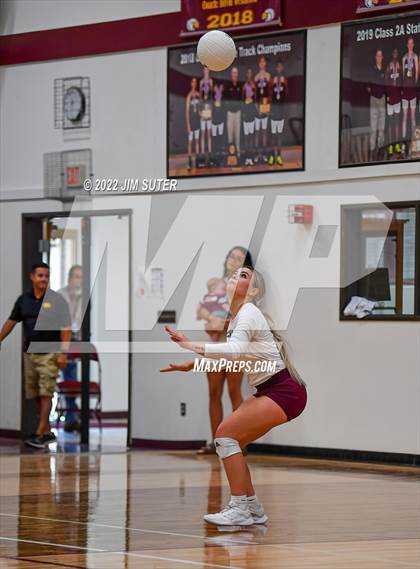 Thumbnail 3 in Milano vs Thorndale photogallery.