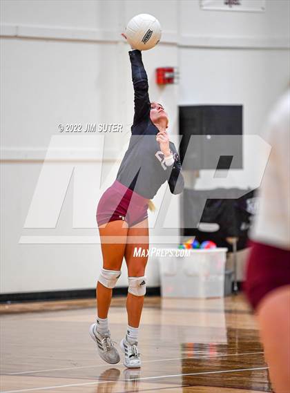 Thumbnail 3 in Milano vs Thorndale photogallery.