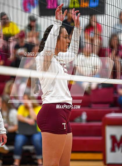 Thumbnail 1 in Milano vs Thorndale photogallery.