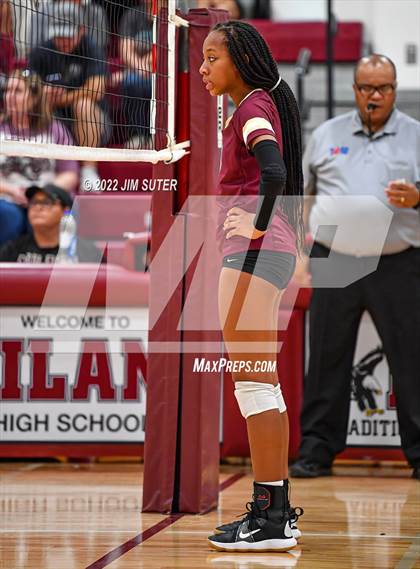 Thumbnail 1 in Milano vs Thorndale photogallery.