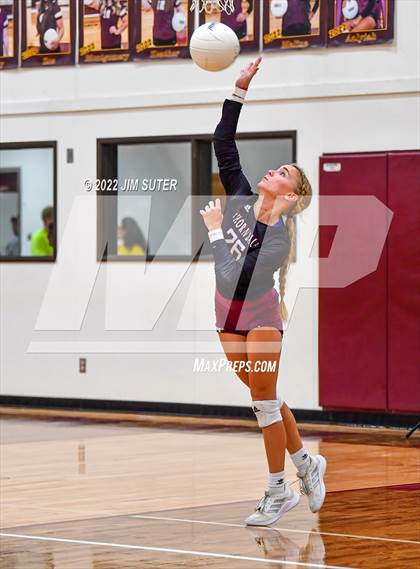 Thumbnail 3 in Milano vs Thorndale photogallery.