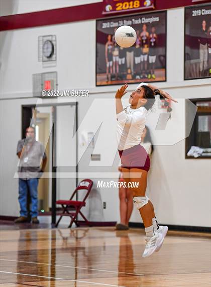 Thumbnail 3 in Milano vs Thorndale photogallery.