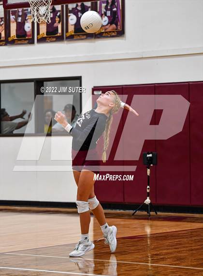 Thumbnail 2 in Milano vs Thorndale photogallery.