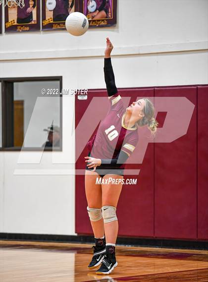 Thumbnail 3 in Milano vs Thorndale photogallery.