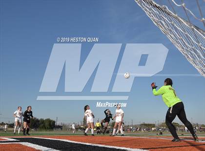 Thumbnail 3 in Villa Park vs. Esperanza (CIF-SS D1 Playoffs) photogallery.