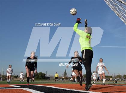 Thumbnail 3 in Villa Park vs. Esperanza (CIF-SS D1 Playoffs) photogallery.