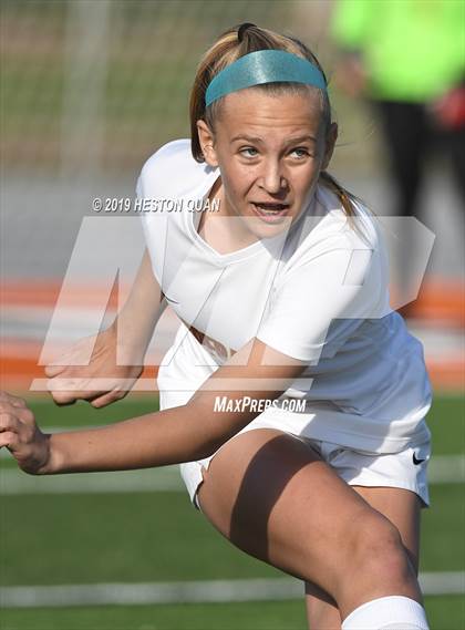 Thumbnail 3 in Villa Park vs. Esperanza (CIF-SS D1 Playoffs) photogallery.