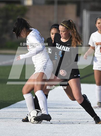 Thumbnail 3 in Villa Park vs. Esperanza (CIF-SS D1 Playoffs) photogallery.
