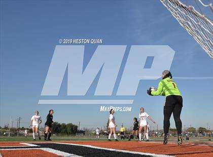 Thumbnail 2 in Villa Park vs. Esperanza (CIF-SS D1 Playoffs) photogallery.