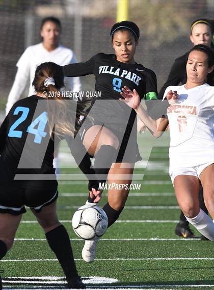Thumbnail 3 in Villa Park vs. Esperanza (CIF-SS D1 Playoffs) photogallery.