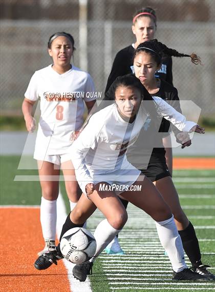 Thumbnail 2 in Villa Park vs. Esperanza (CIF-SS D1 Playoffs) photogallery.
