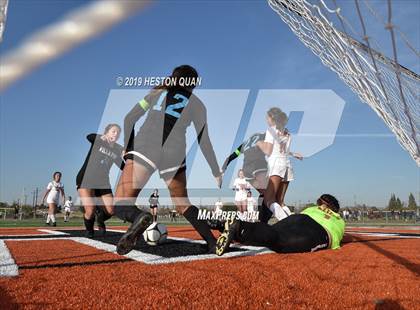 Thumbnail 3 in Villa Park vs. Esperanza (CIF-SS D1 Playoffs) photogallery.