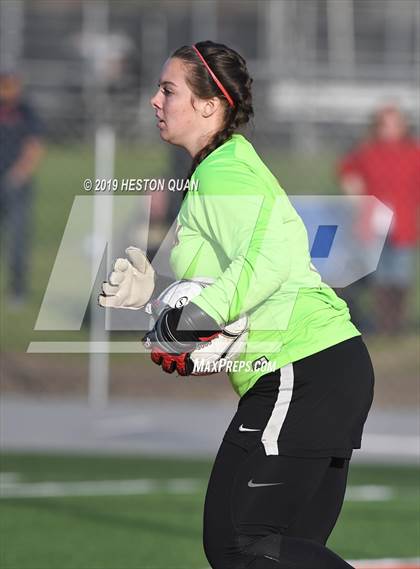 Thumbnail 3 in Villa Park vs. Esperanza (CIF-SS D1 Playoffs) photogallery.